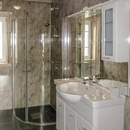 4 Bedroom Gorgeous In Bjoa Сasa de vacaciones *